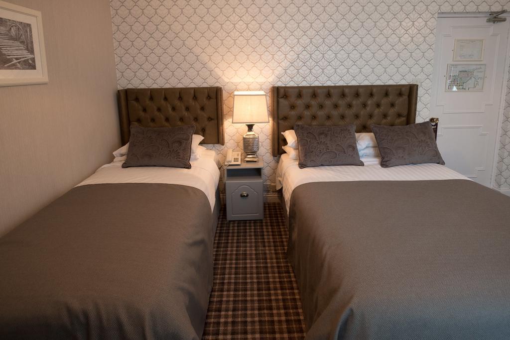 Dooly'S Hotel Birr Extérieur photo