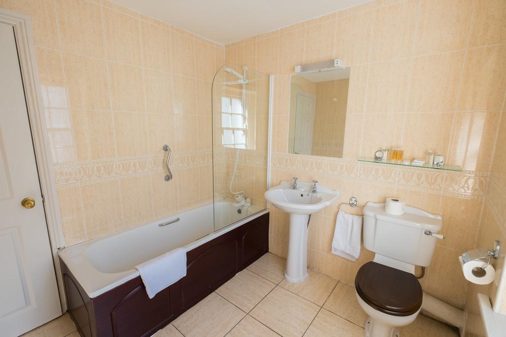 Dooly'S Hotel Birr Extérieur photo